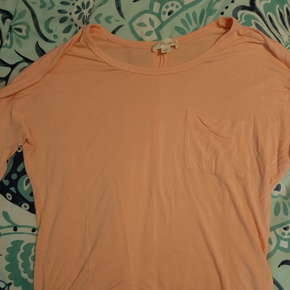 Mioia Peach shirt